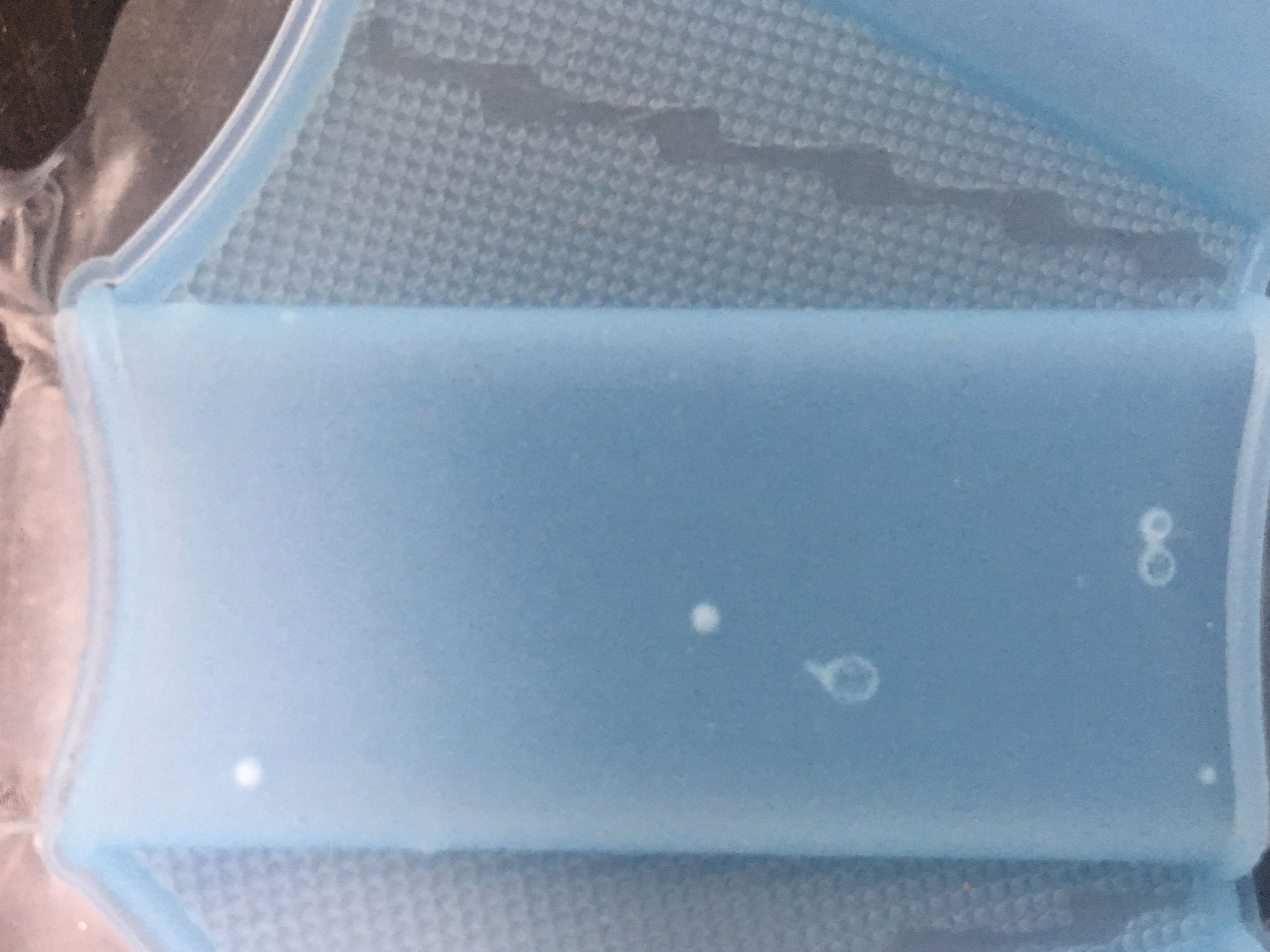 硅胶制品出现气泡
